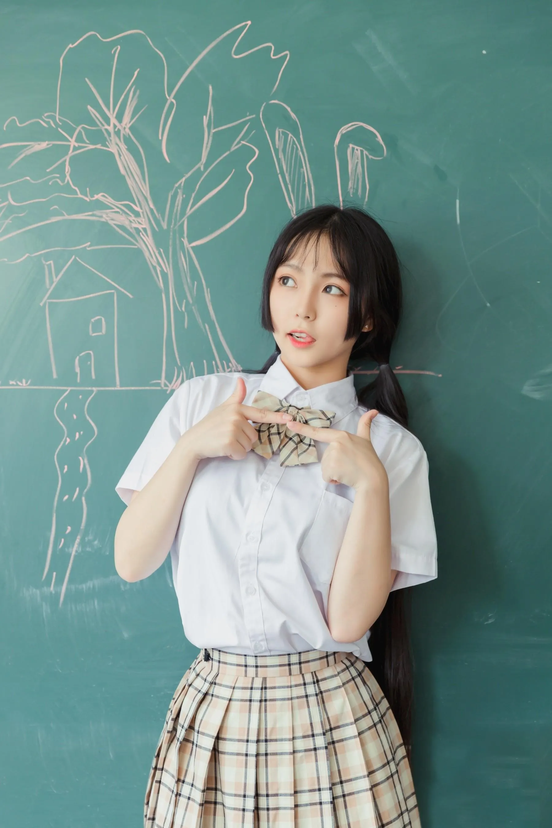[YITUYU艺图语]2022.08.11 毕业季 阡墨红尘 [31P]插图8